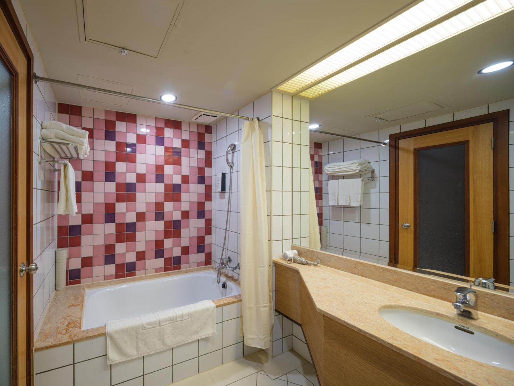 Rich & Free Hotel - Fuzhong 富逸旅趣-板橋府中館 Taipei Eksteriør bilde