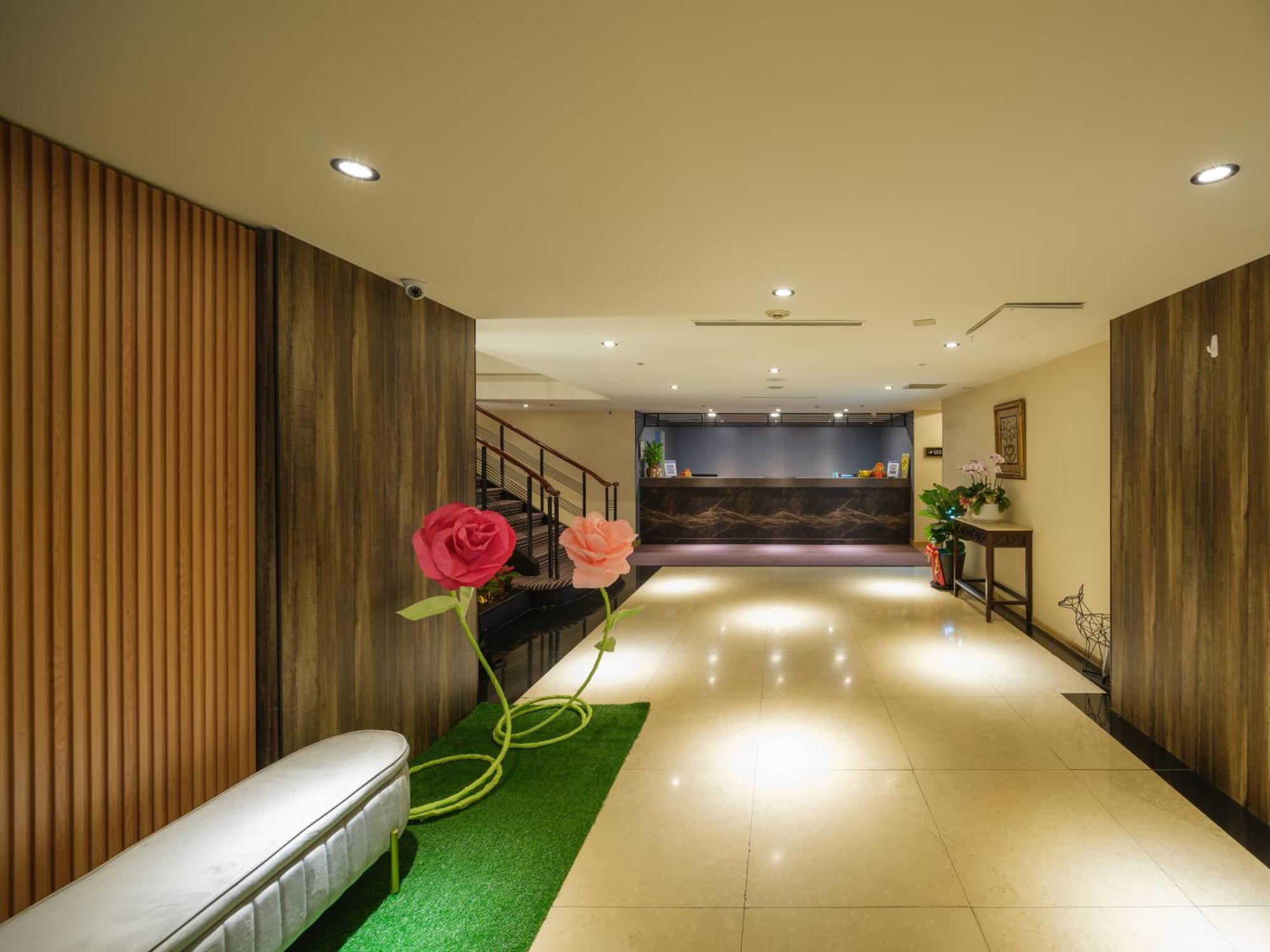 Rich & Free Hotel - Fuzhong 富逸旅趣-板橋府中館 Taipei Eksteriør bilde