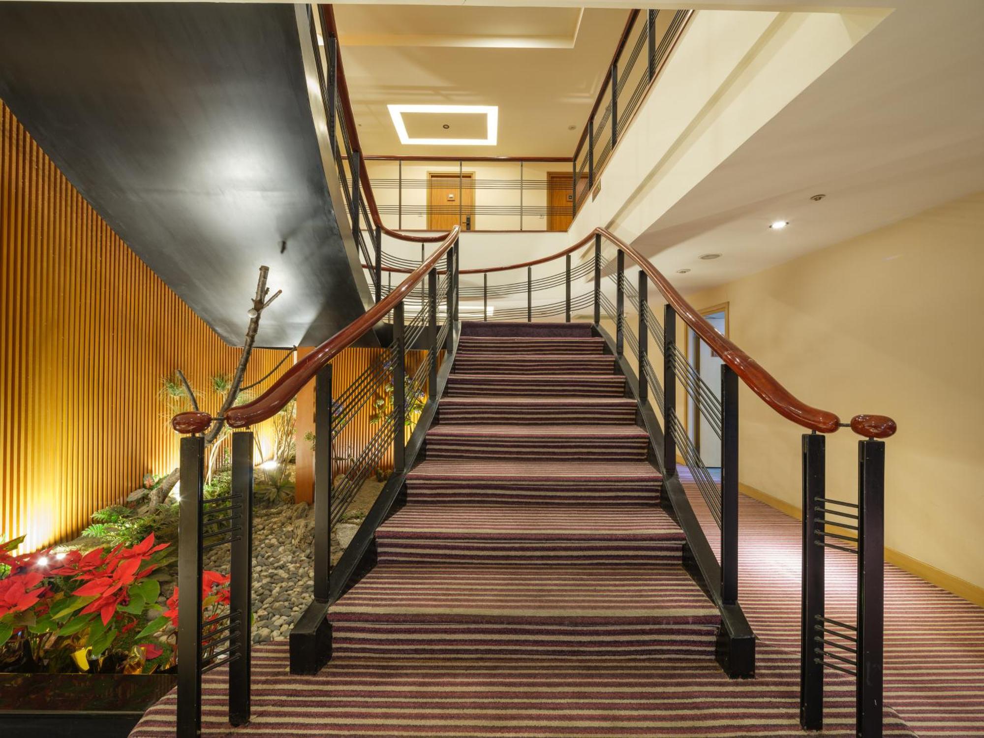 Rich & Free Hotel - Fuzhong 富逸旅趣-板橋府中館 Taipei Eksteriør bilde