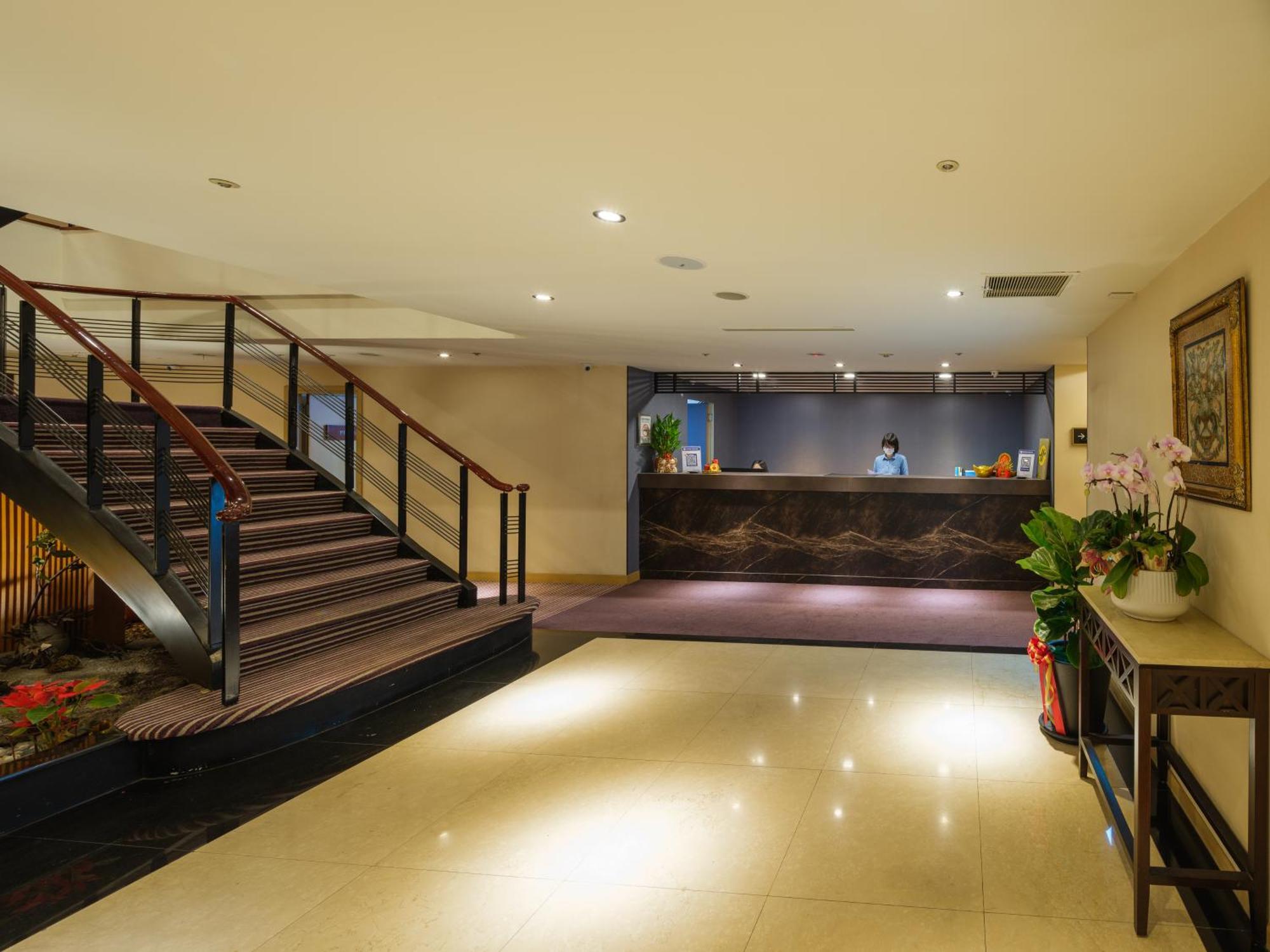 Rich & Free Hotel - Fuzhong 富逸旅趣-板橋府中館 Taipei Eksteriør bilde